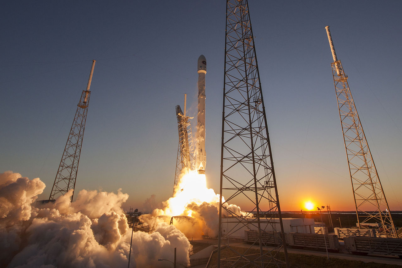 Launch_of_Falcon_9_carrying_DSCOVR_(16512864369)