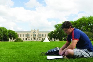 portal-arede-educa-canada-intercambio-estudo-menino